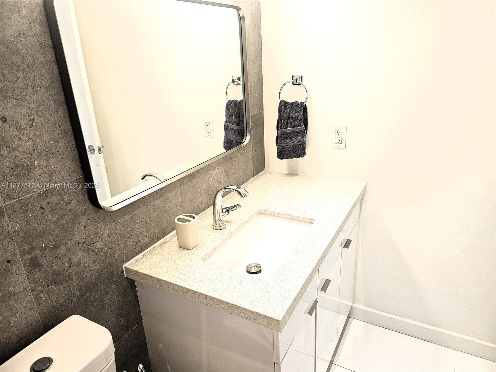 5161 Collins Ave 707 photo 19