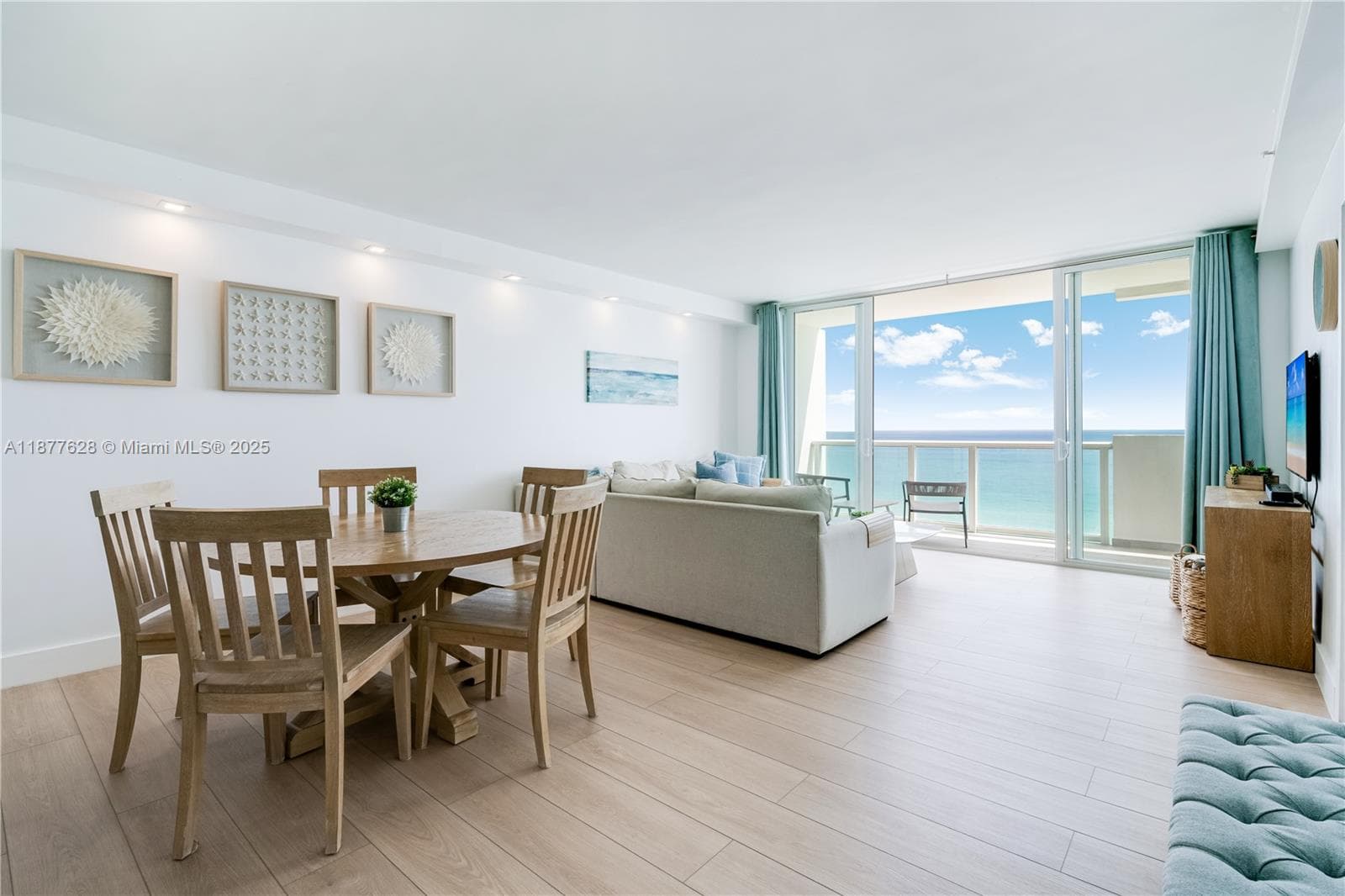 5601 Collins Ave 1011 photo 4