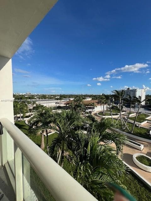 13499 Biscayne Blvd 602 photo 12