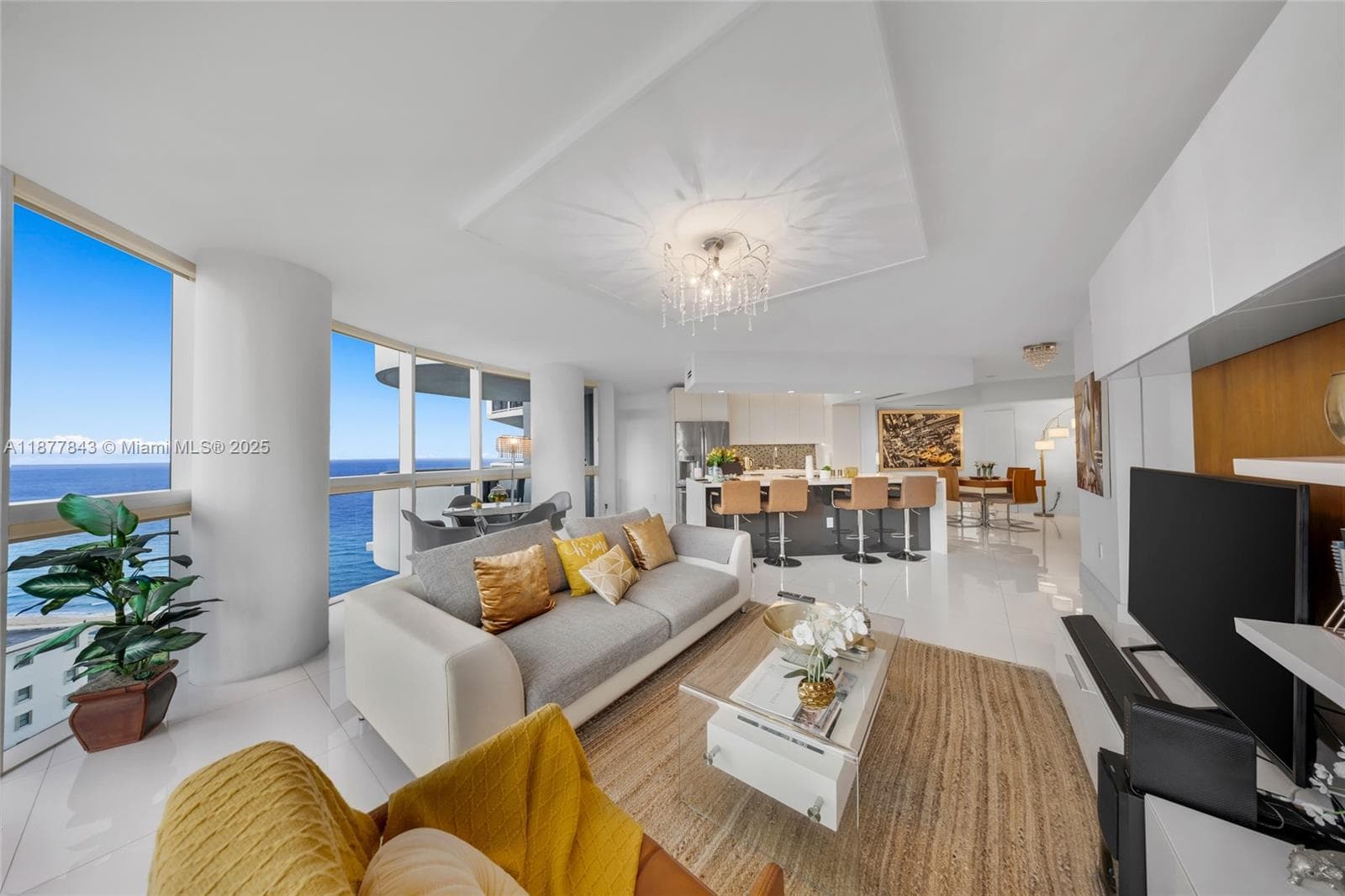 6301 Collins Ave 2107 photo 2