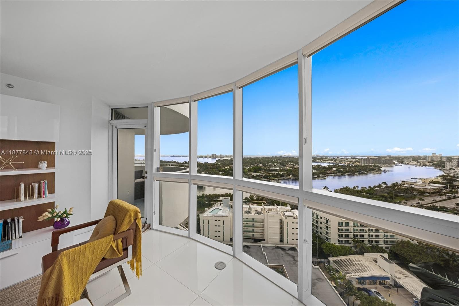 6301 Collins Ave 2107 photo 4