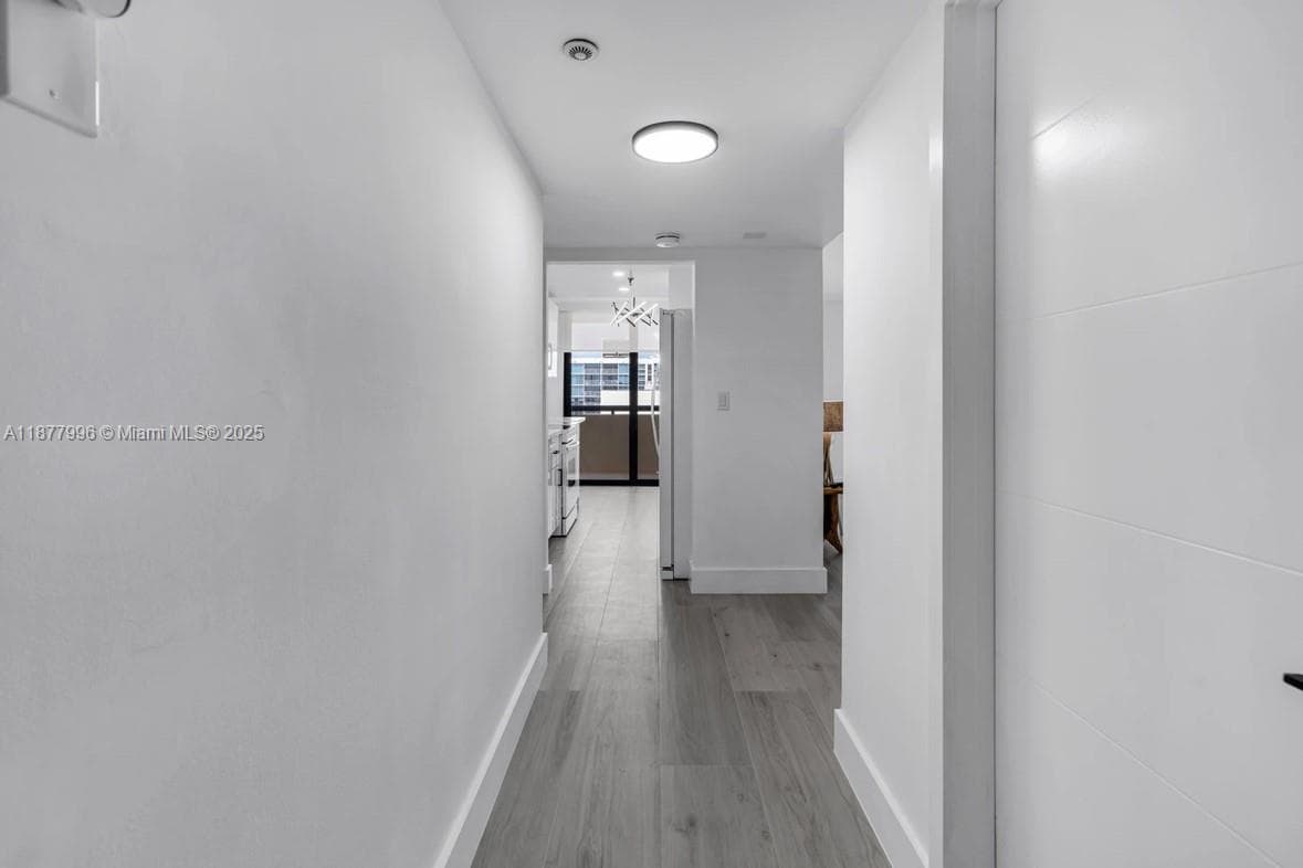 2555 Collins Ave 2200 photo 12