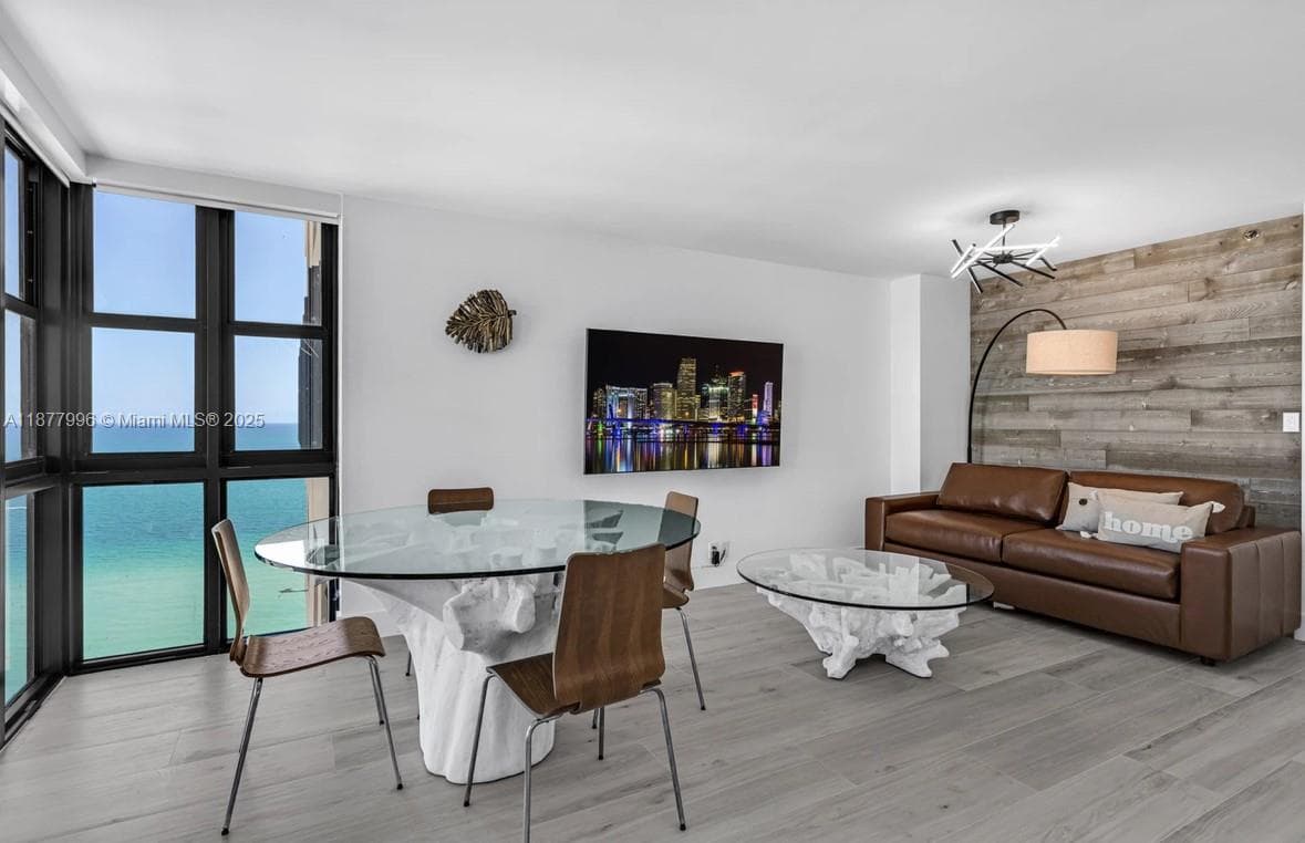 2555 Collins Ave 2200 photo 14