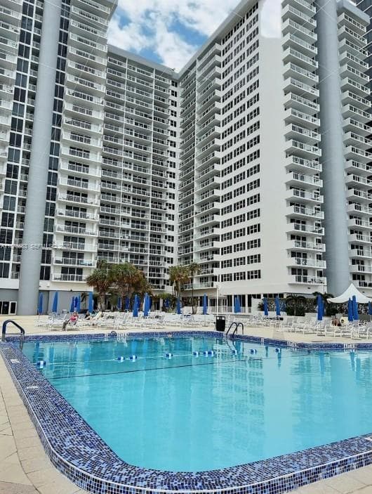 2030 S Ocean Dr 725 photo 3