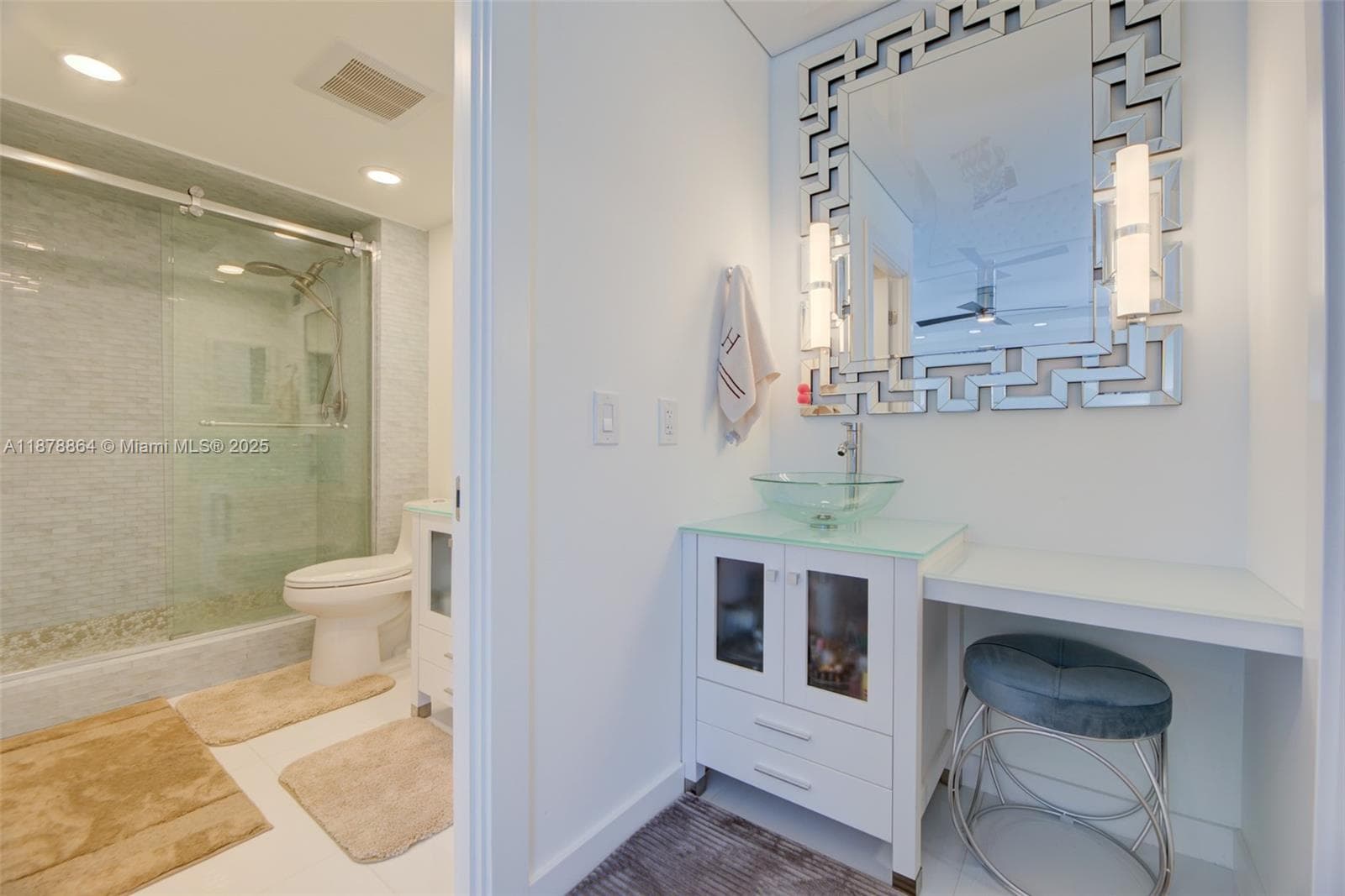902 photo 17