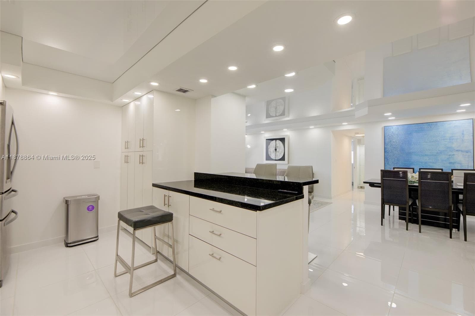 902 photo 12