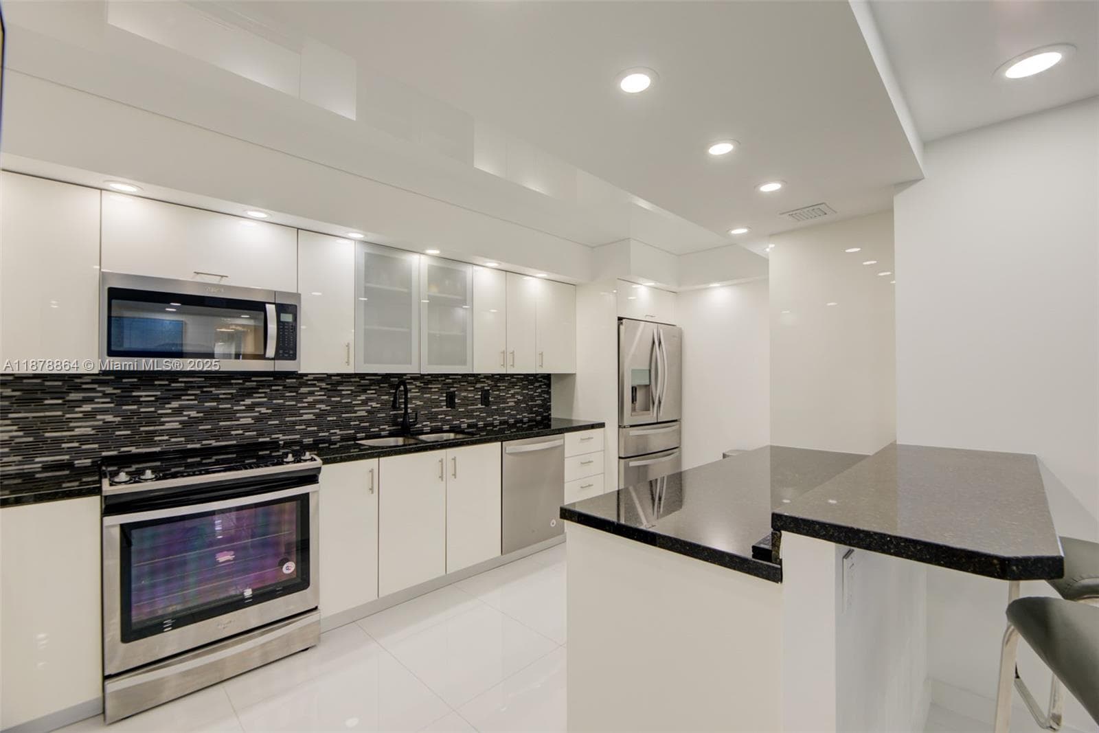 902 photo 10