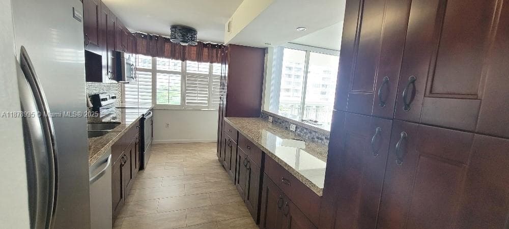18061 Biscayne Blvd 301 photo 3