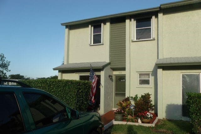 809 Crystal Lake Drive 809 photo 1