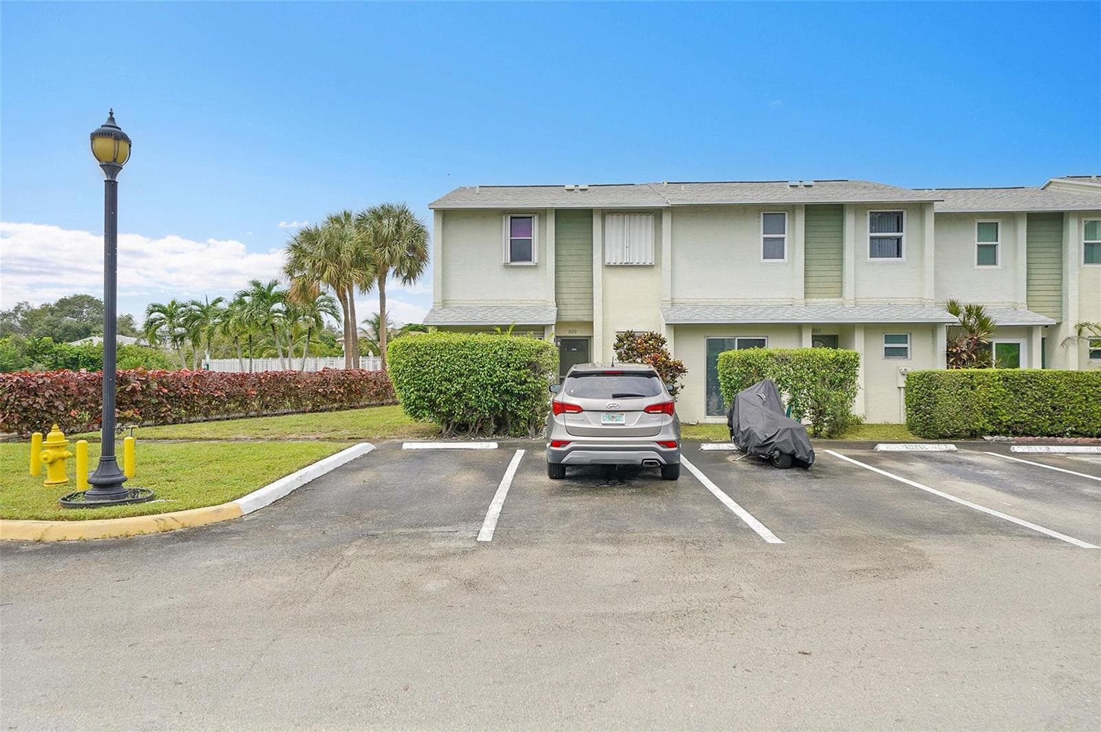 809 Crystal Lake Drive 809 photo 4