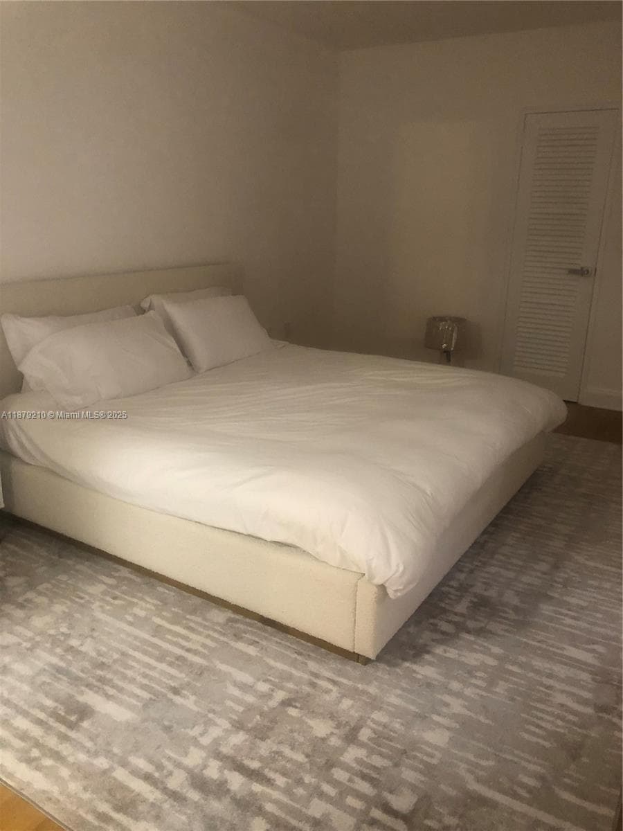 10185 Collins Ave 1016 photo 4