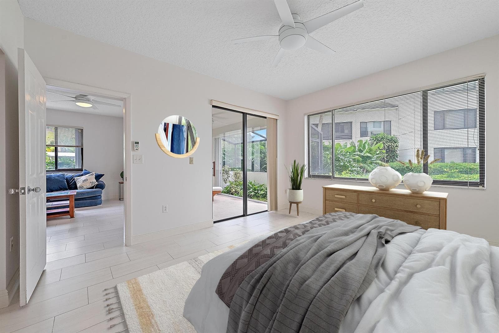 811 Oak Harbour Drive photo 13