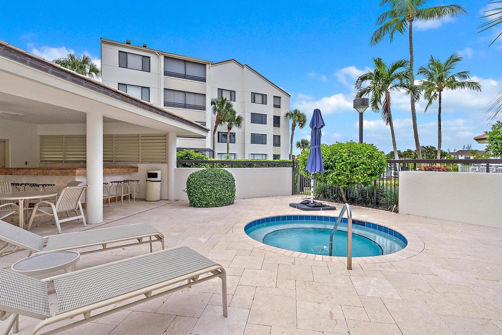 811 Oak Harbour Drive photo 22