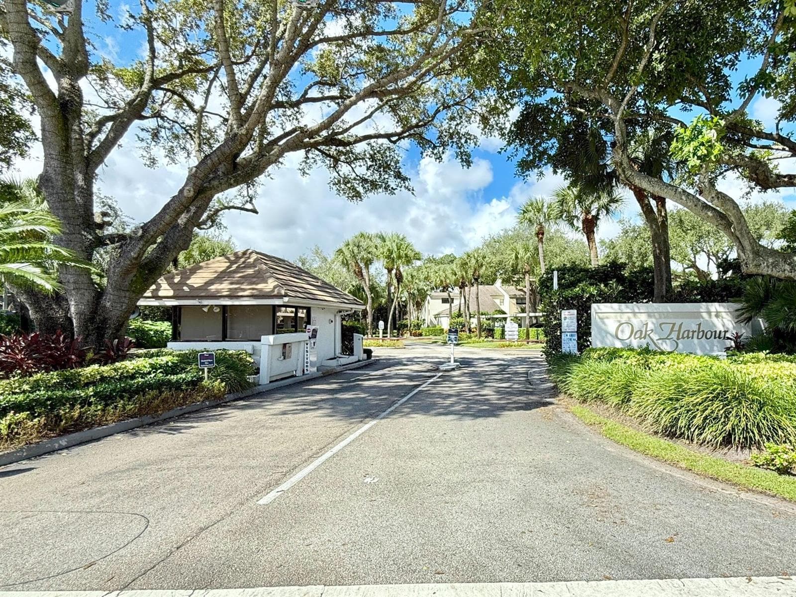 811 Oak Harbour Drive photo 20