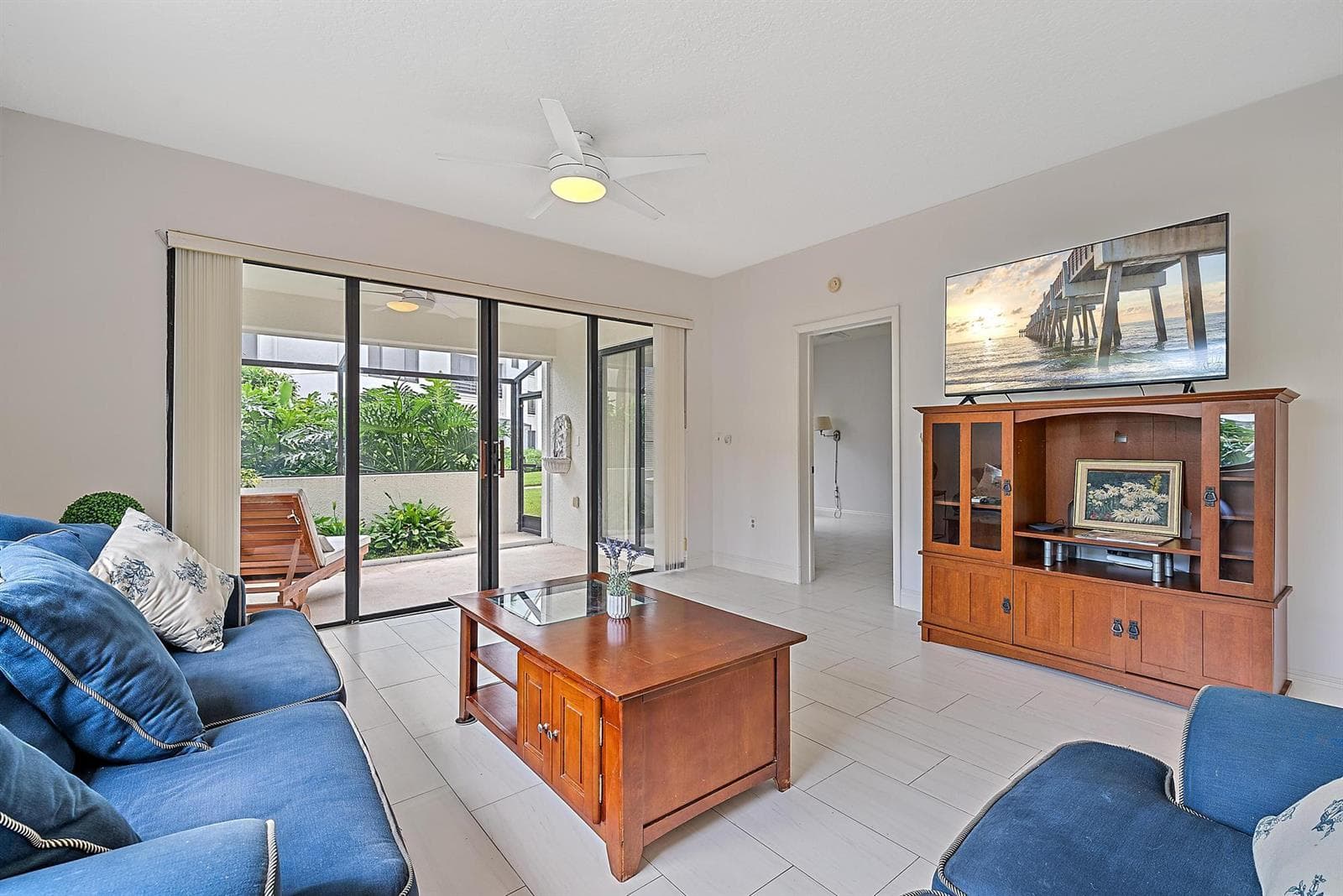 811 Oak Harbour Drive photo 9