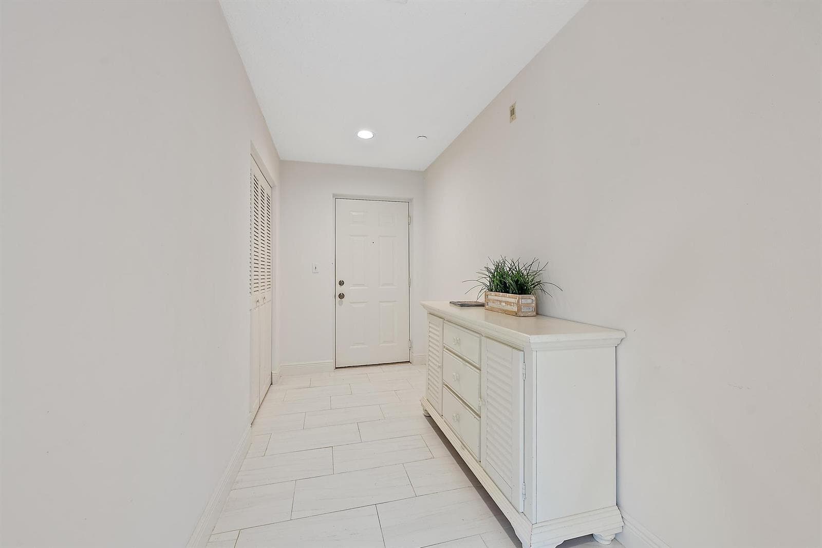 811 Oak Harbour Drive photo 18