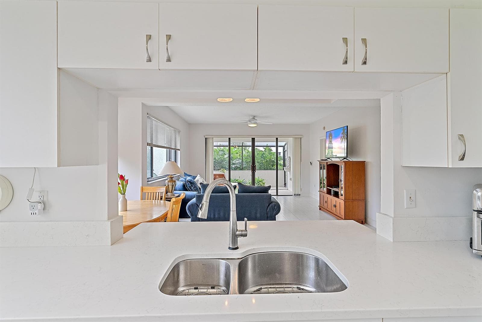 811 Oak Harbour Drive photo 11