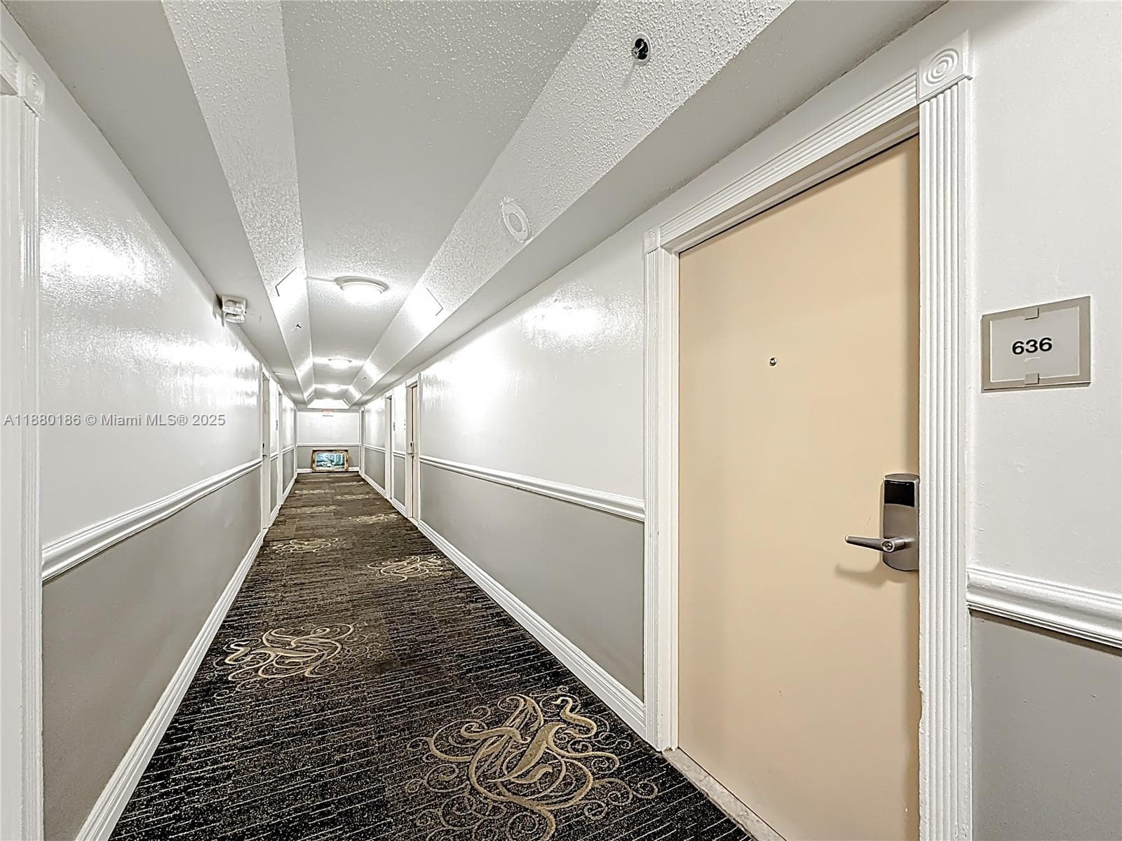 19201 Collins Ave 636 photo 23