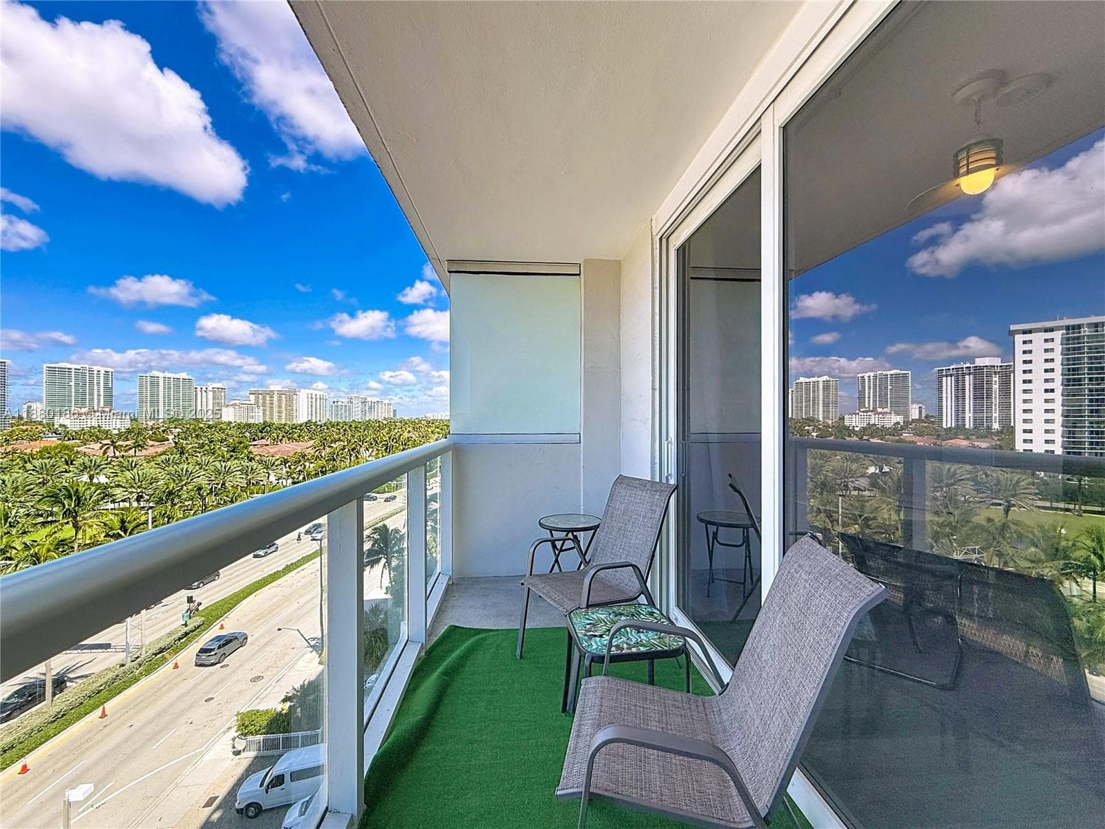 19201 Collins Ave 636 photo 1