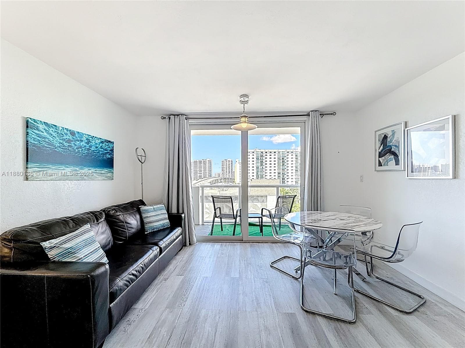 19201 Collins Ave 636 photo 5
