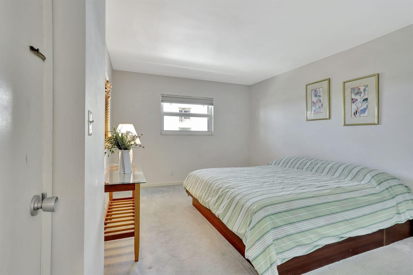 1069 Hillsboro Mile, Unit 705 photo 12