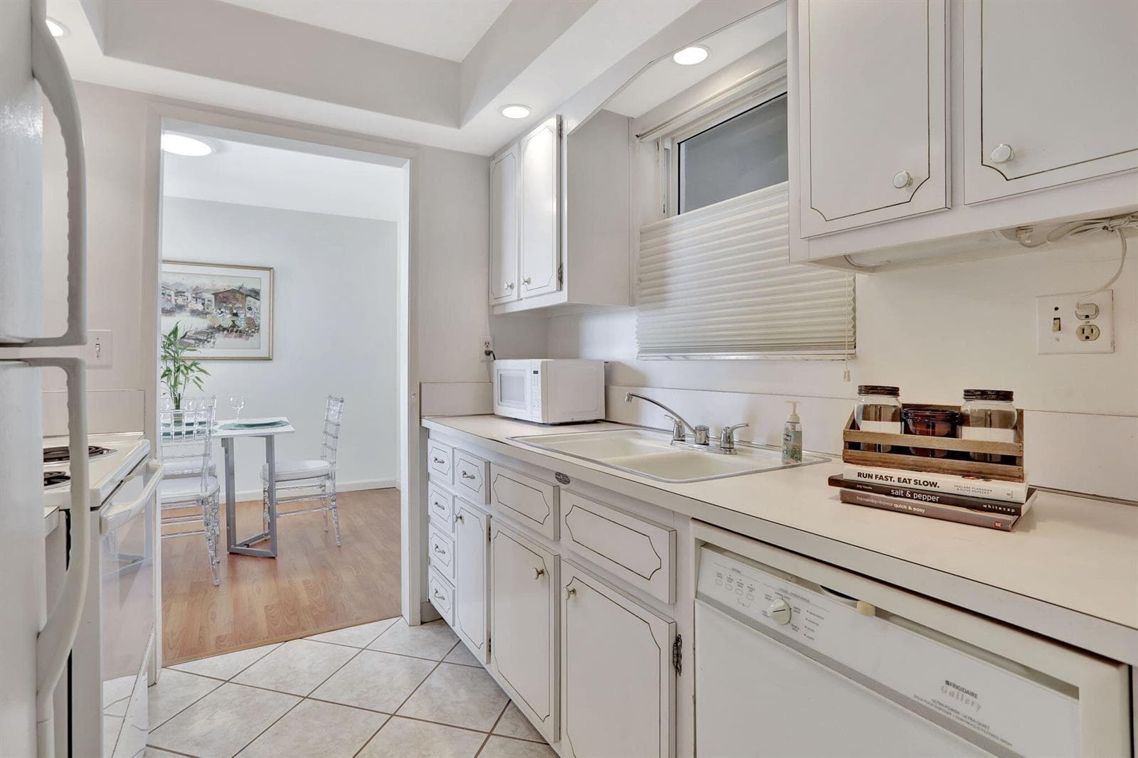 1069 Hillsboro Mile, Unit 705 photo 7