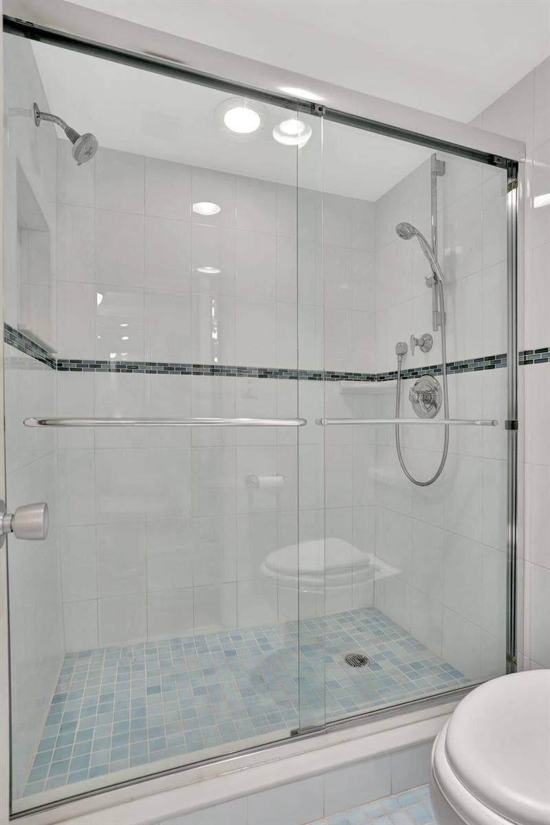 1069 Hillsboro Mile, Unit 705 photo 11