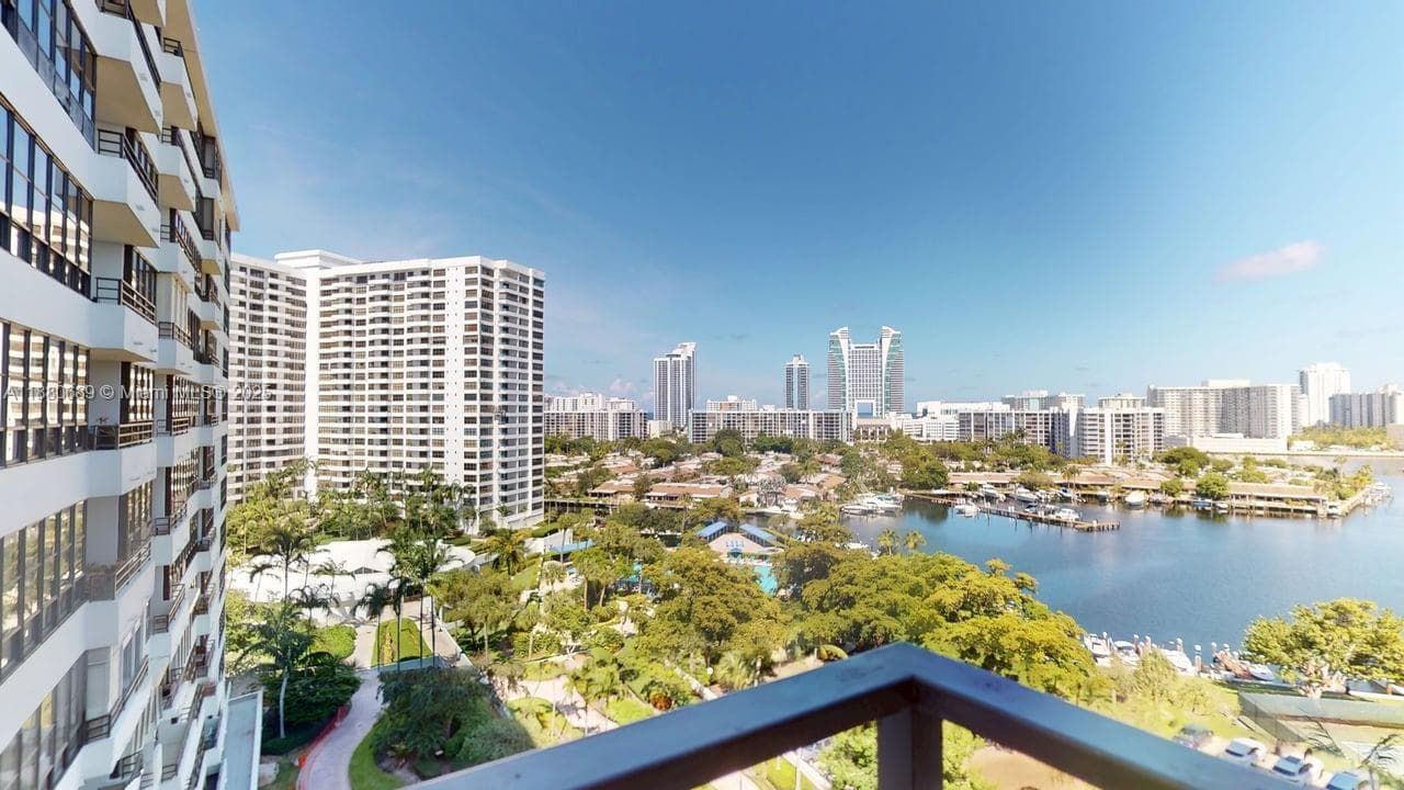 500 Three Islands Blvd 822 photo 3