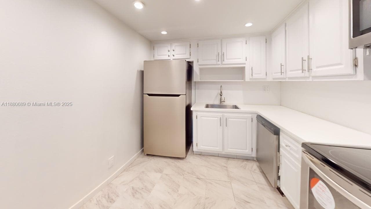 500 Three Islands Blvd 822 photo 1