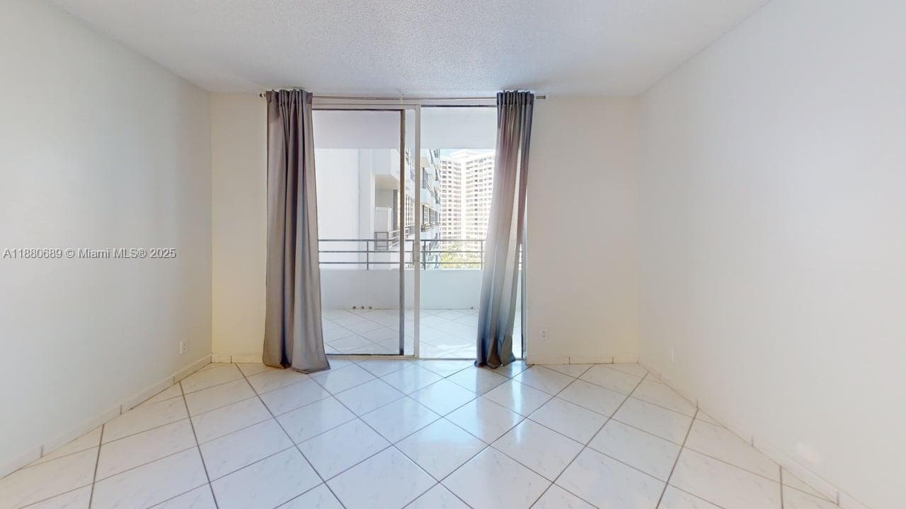 500 Three Islands Blvd 822 photo 14