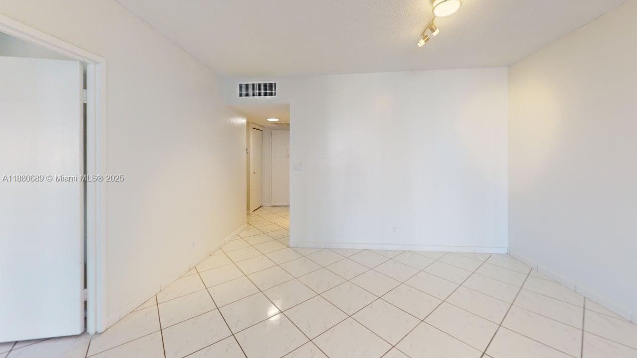 500 Three Islands Blvd 822 photo 19