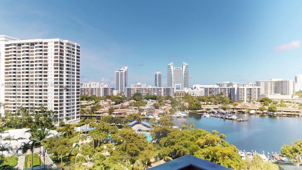 500 Three Islands Blvd 822 photo 4