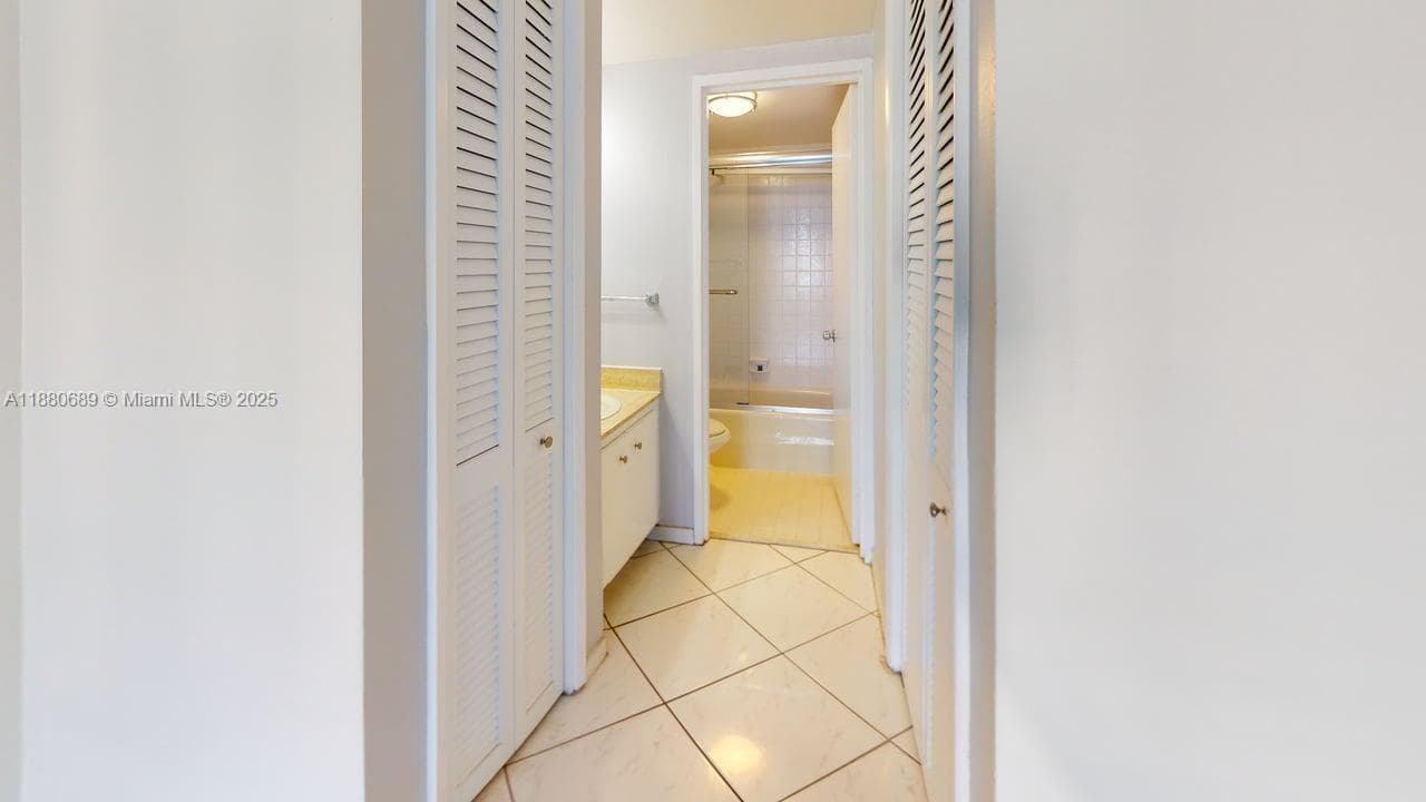 500 Three Islands Blvd 822 photo 21