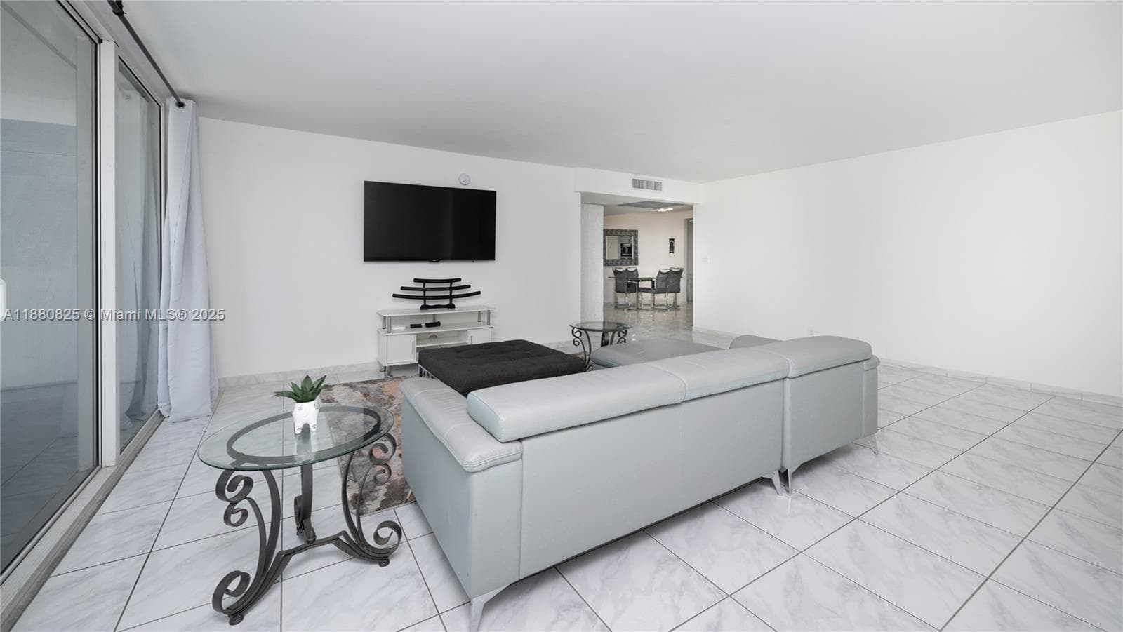 2030 Ocean Dr 227 photo 5