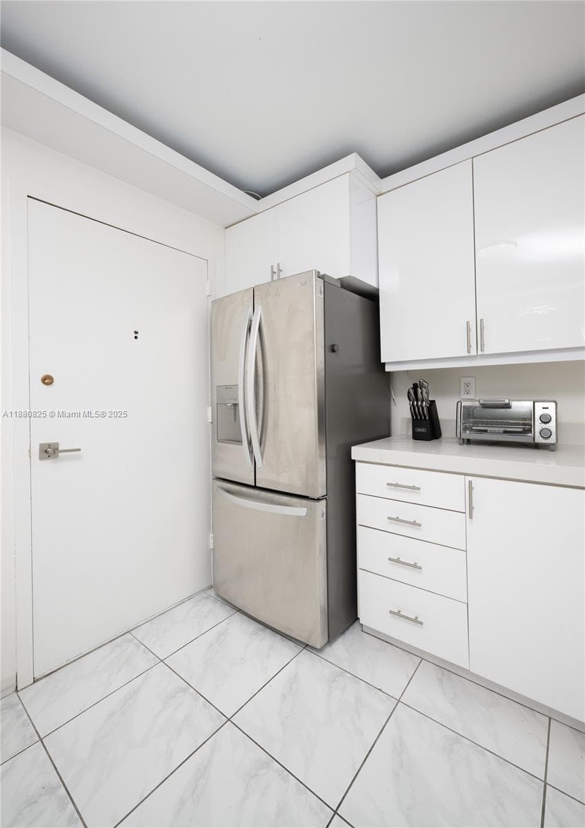 2030 Ocean Dr 227 photo 10