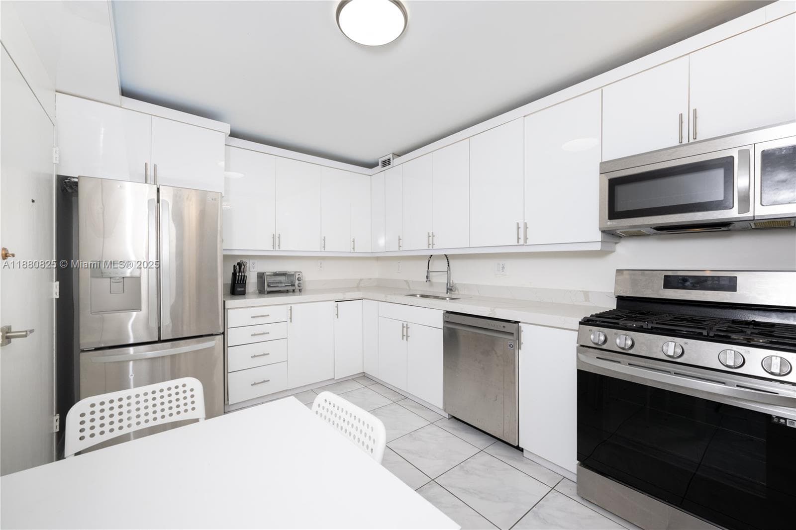 2030 Ocean Dr 227 photo 11