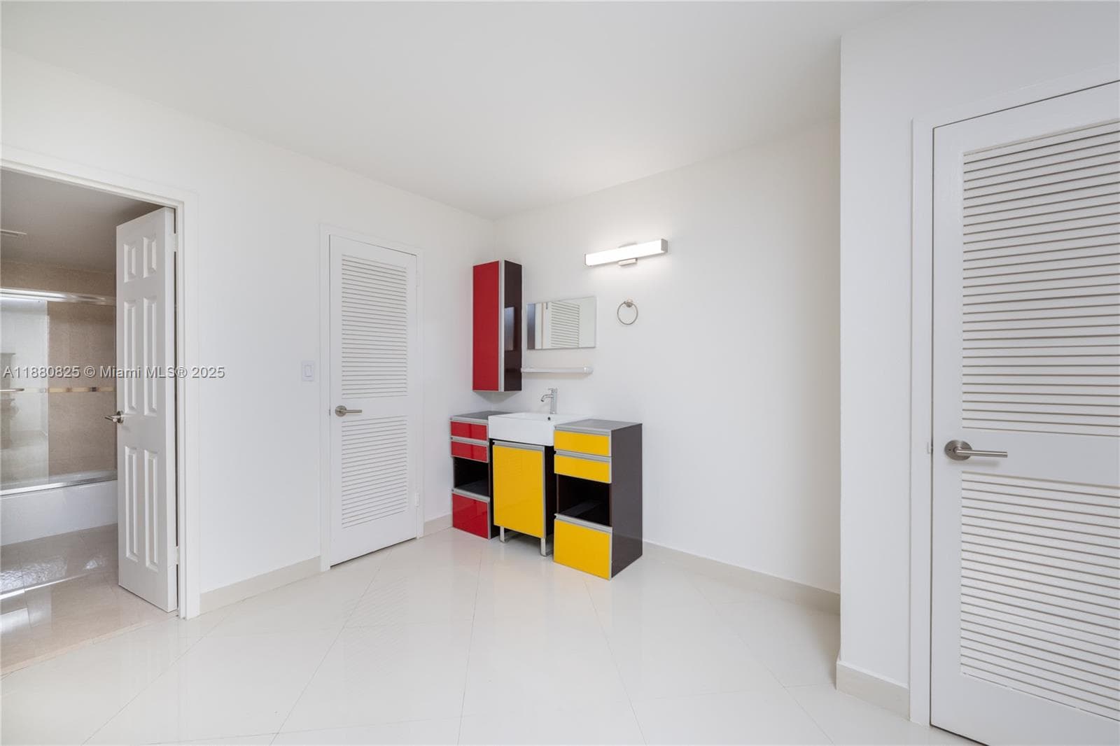 2030 Ocean Dr 227 photo 21