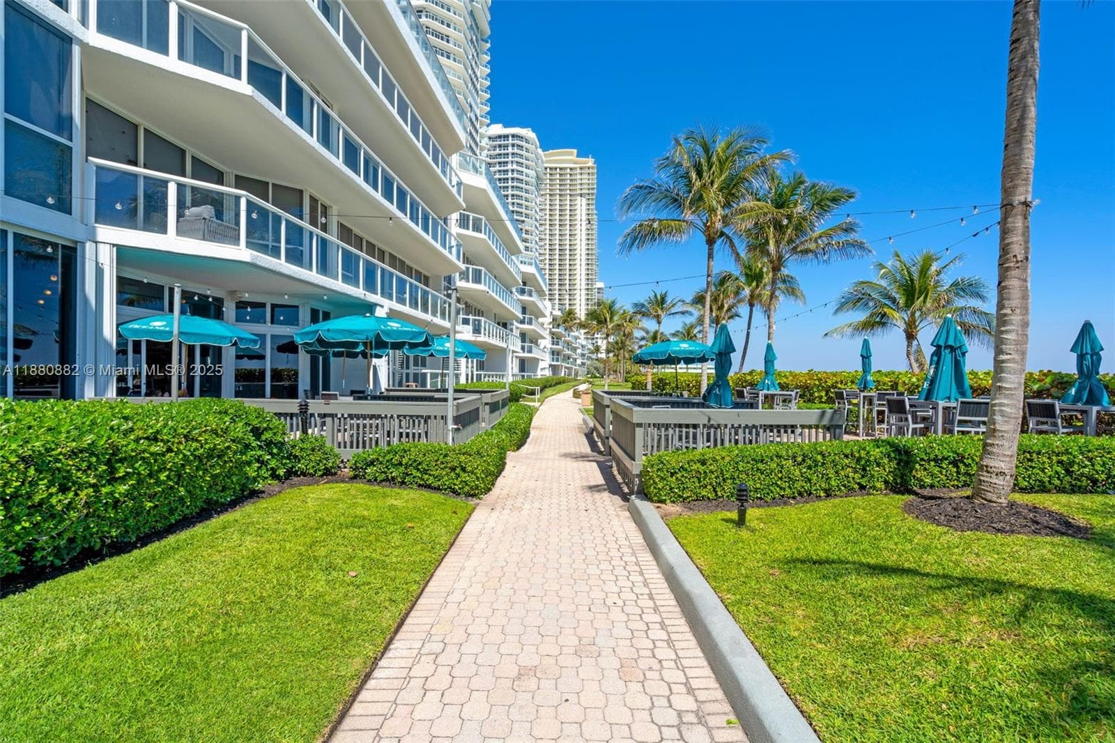 16485 Collins Ave PH35C photo 6