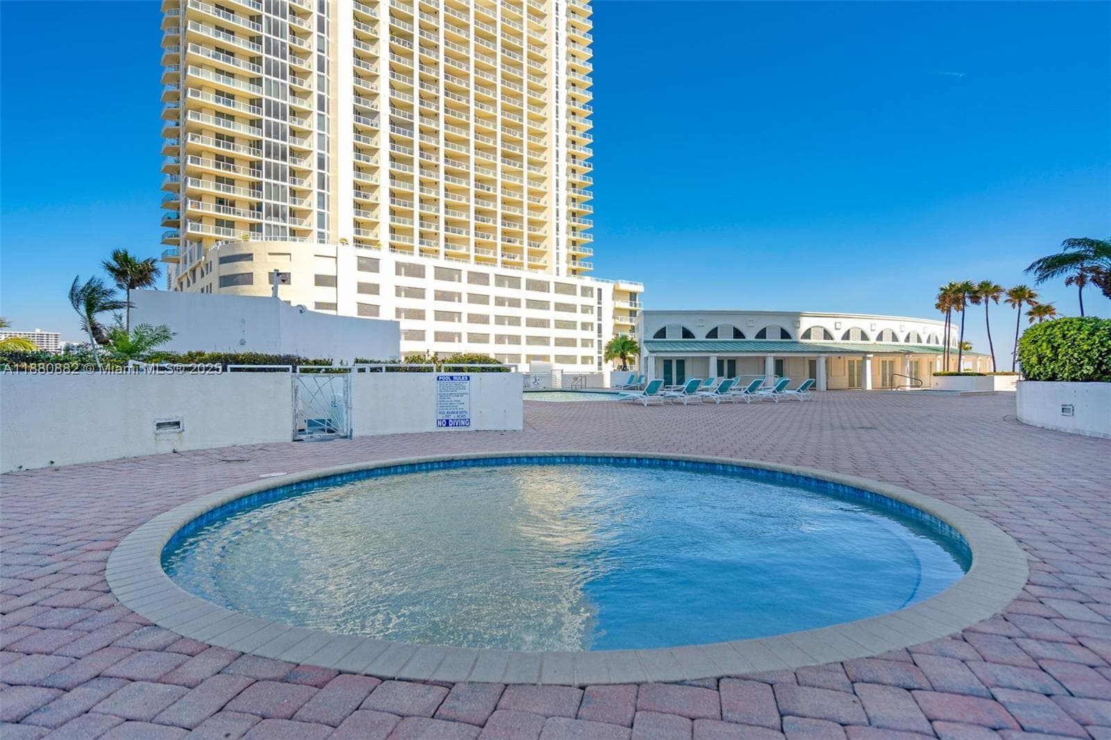 16485 Collins Ave PH35C photo 11
