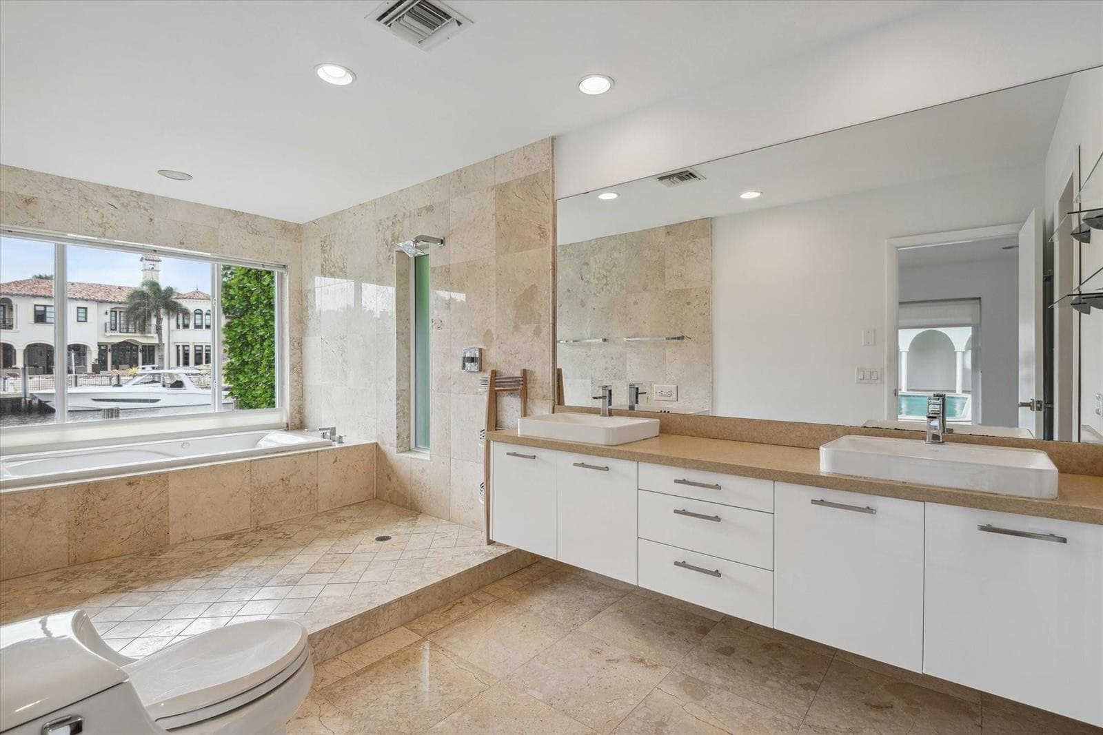 40 Isla Bahia Drive photo 14