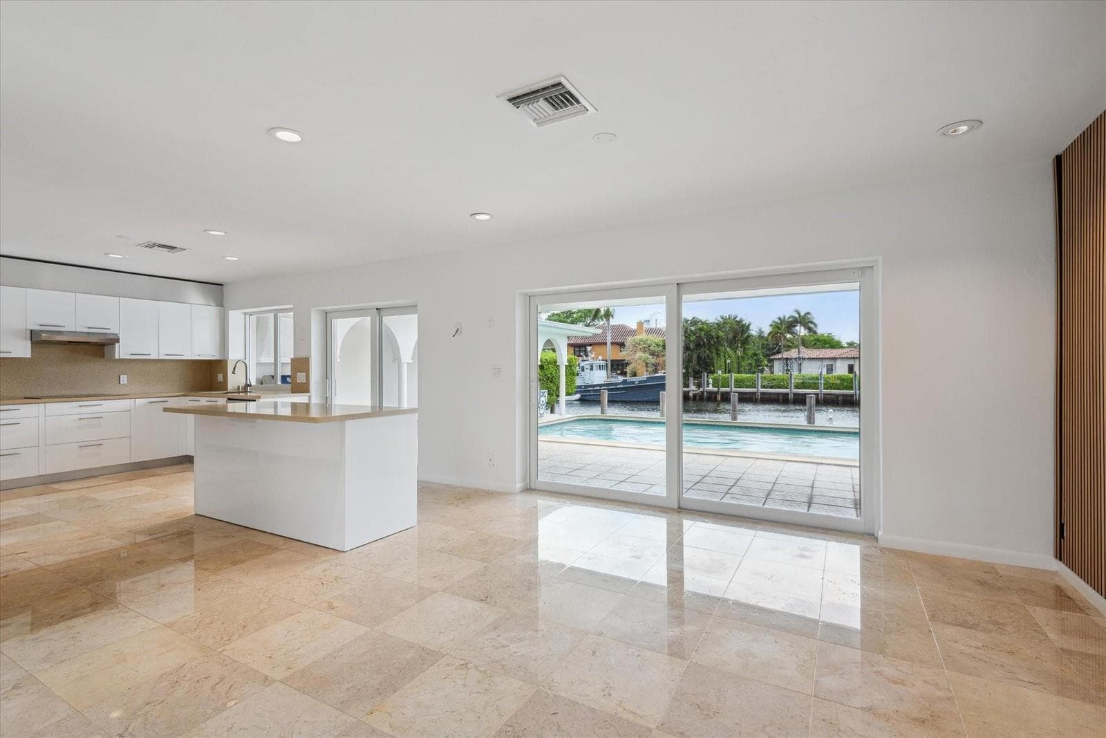 40 Isla Bahia Drive photo 4