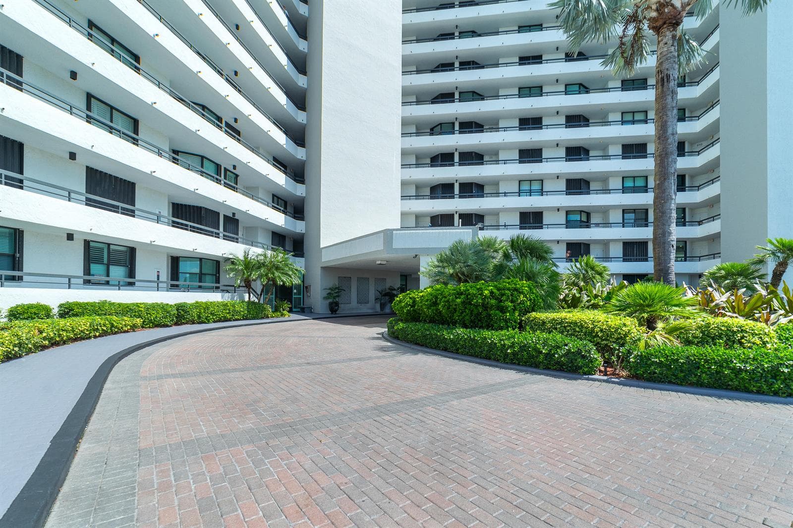 8800 S Ocean Drive 1102 photo 25