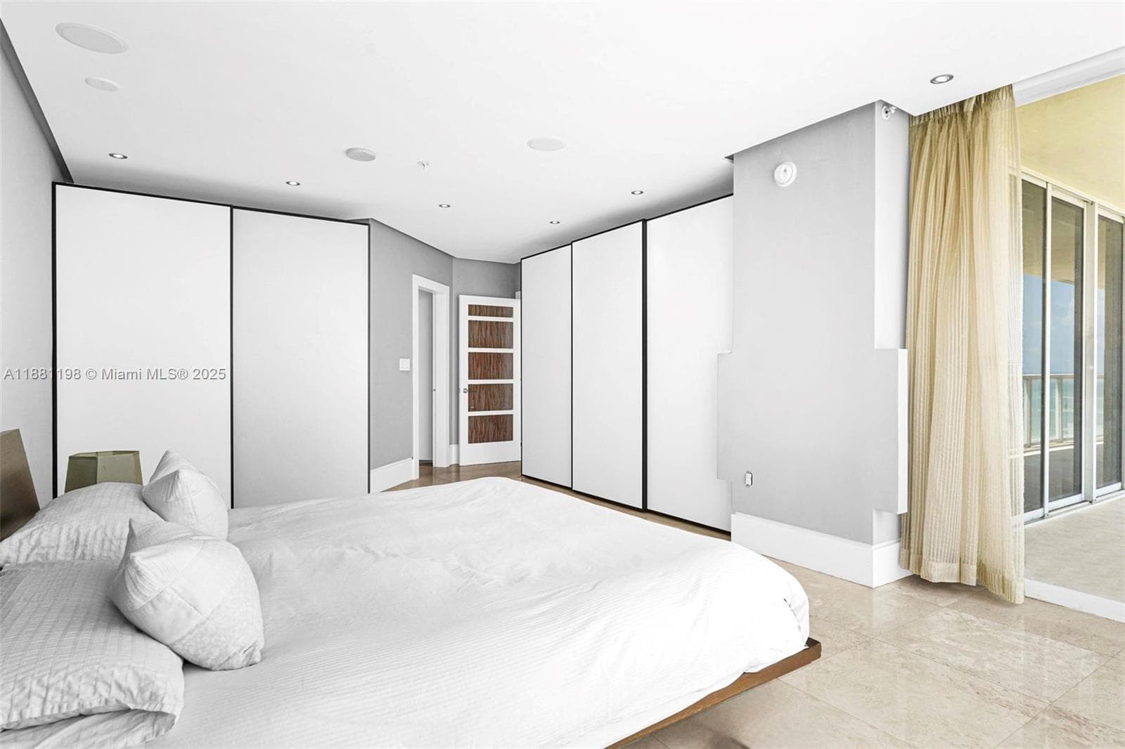 16699 Collins Ave 1103 photo 25