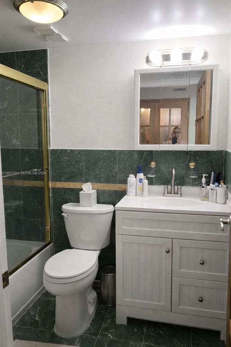1621 Collins Ave 701 photo 16