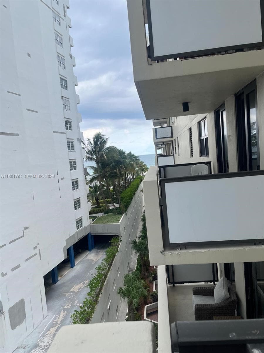 1621 Collins Ave 701 photo 9