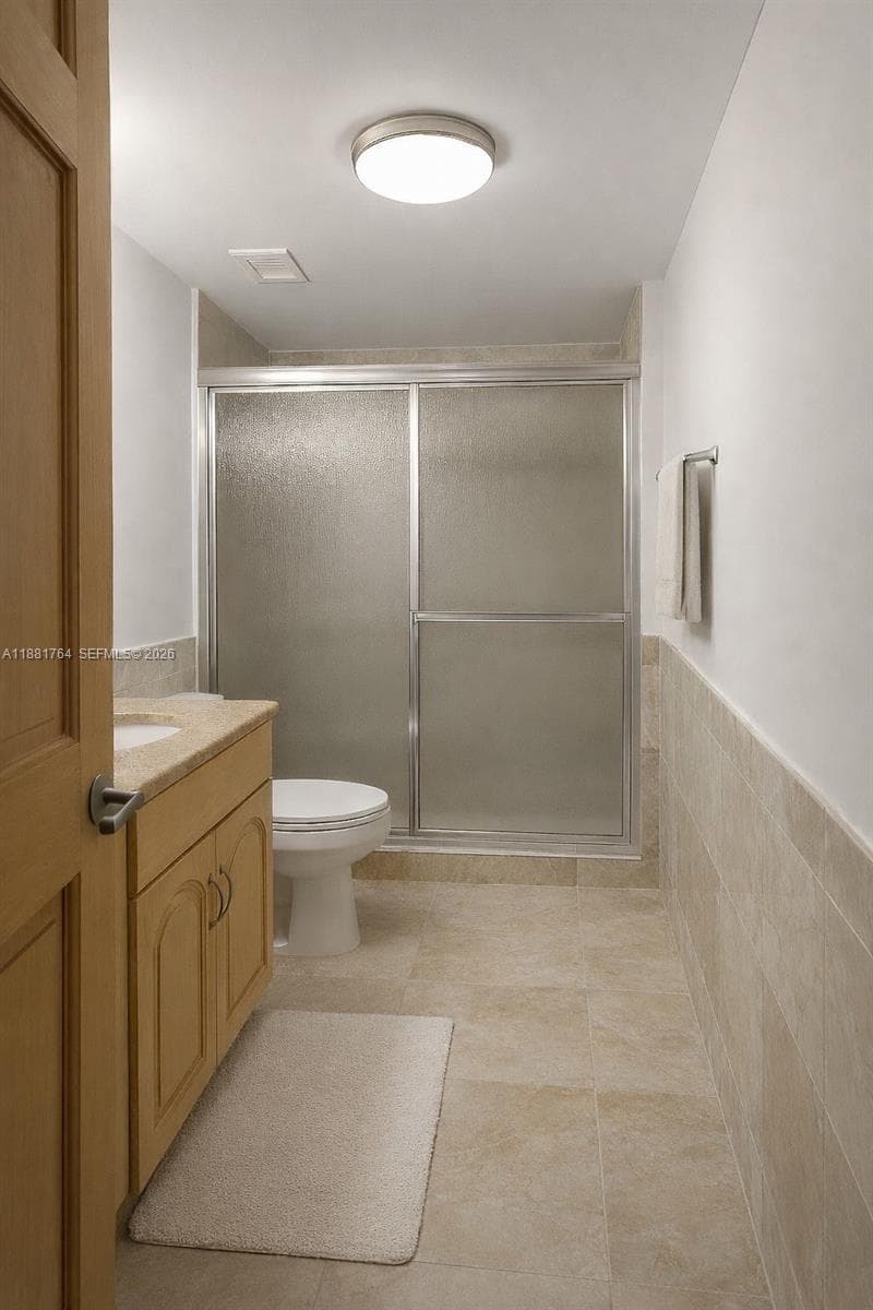 1621 Collins Ave 701 photo 18