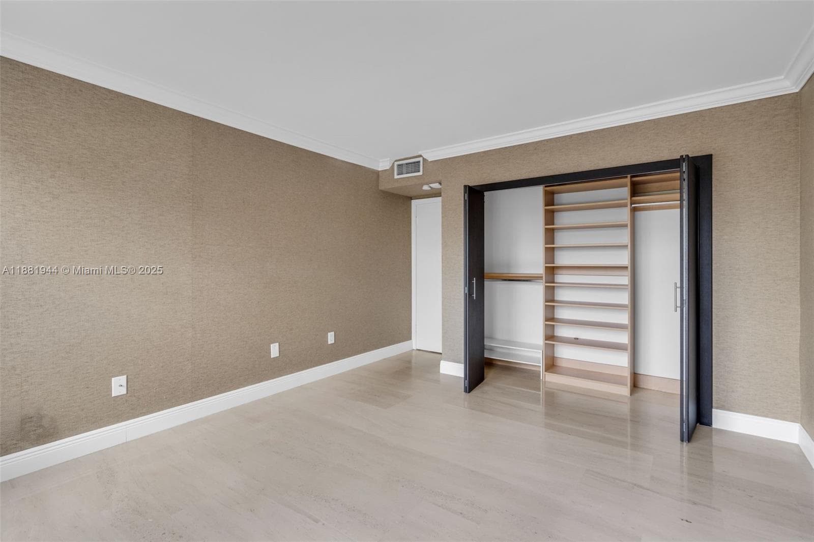 155 Ocean Lane Dr 300 photo 17