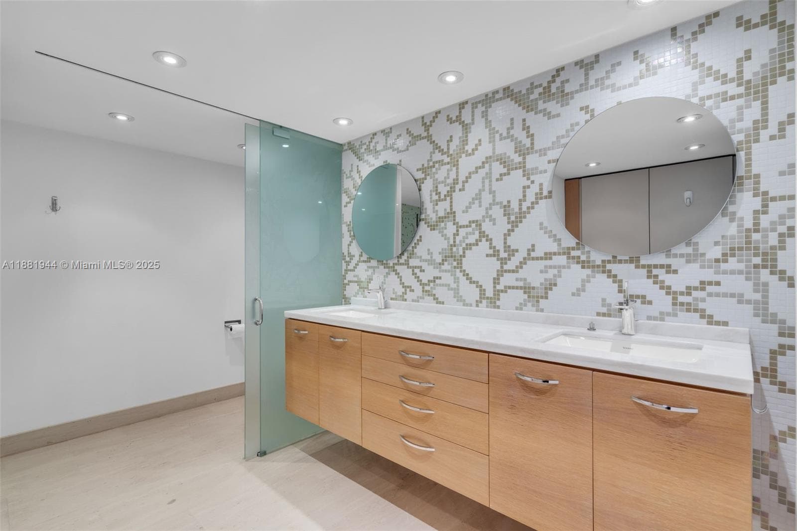 155 Ocean Lane Dr 300 photo 22