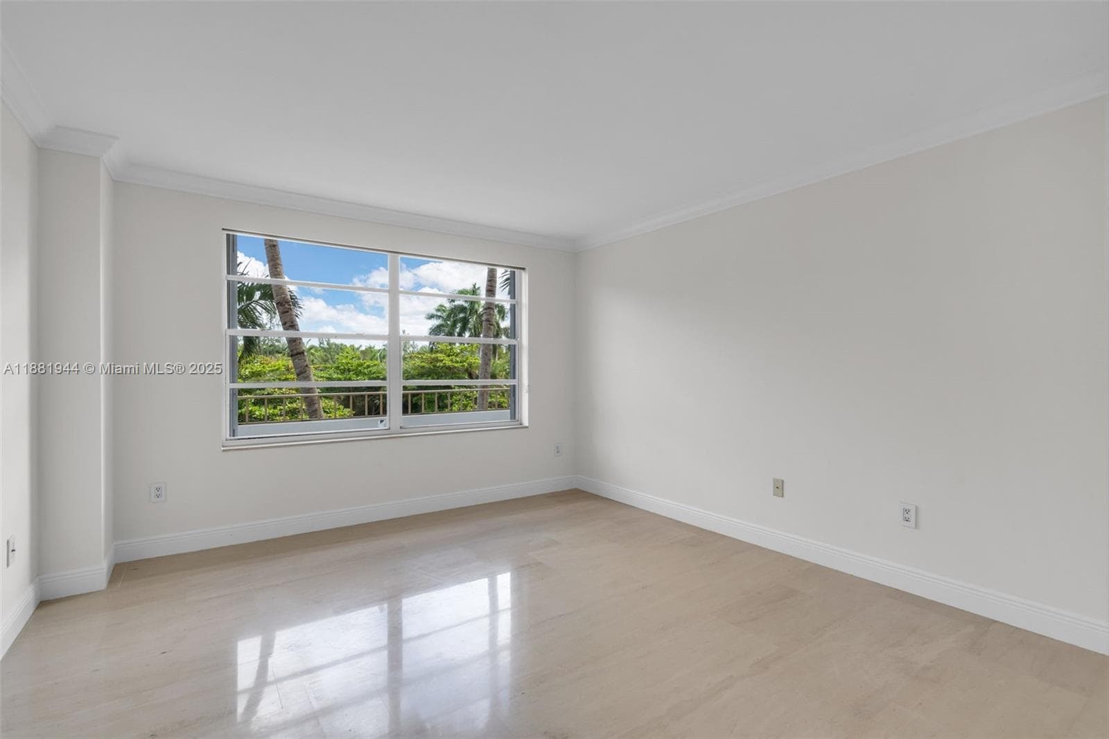 155 Ocean Lane Dr 300 photo 14