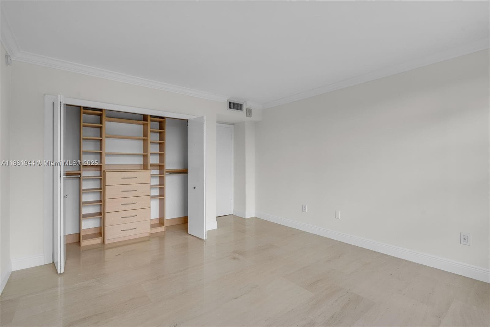155 Ocean Lane Dr 300 photo 15